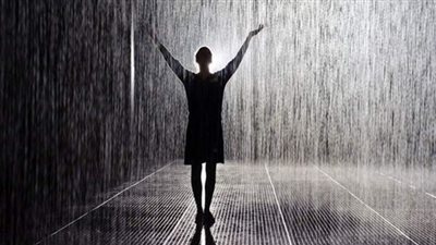 تفسير حلم المطر الغزير في المنام وعلاقته بالفرج وانتهاء الهموم والأحزان