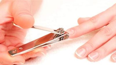 تفسير حلم قص الأظافر في المنام وعلاقته بالتعب الشديد