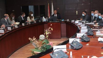 وزير النقل يبحث مع البنك الدولي تمويل عددامن المشروعات