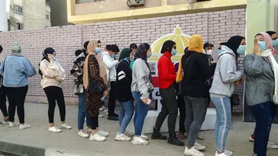 طوابير على لجان الانتخابات في مدينة نصر وكوبري القبة | صور