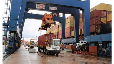 تداول 104 آلاف طن و  2838 حاوية ، و 10179 شاحنة عامة بميناء الاسكندرية