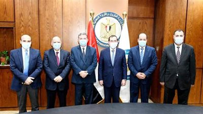 وزيرا البترول وقطاع الأعمال يشهدان التوقيع على تسوية مديونيات شركات قطاع الأعمال العام