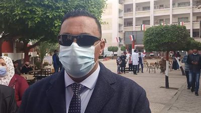 محافظ الدقهلية يتفقد لجان الانتخابات  بالمنصورة ويعلن تأخر قاض في لجنة بميت غمر | فيديو