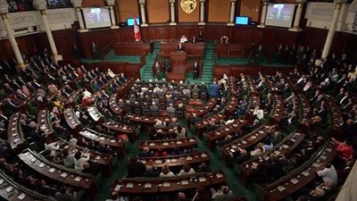 اندلاع شجار داخل البرلمان التونسي وإصابة أحد النواب