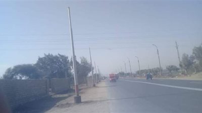 إحلال وتجديد أعمدة الإنارة بعدد من قري مركز المنيا