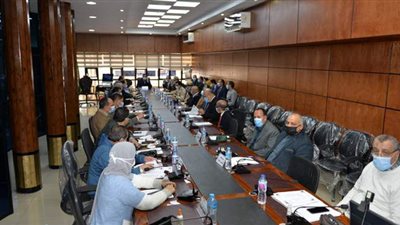 محافظ الدقهلية يترأس غرفة العمليات الرئيسية لمتابعة جولة الإعادة بانتخابات النواب