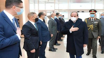 السيسي يصل قصر الإليزيه وسط مراسم استقبال رسمية