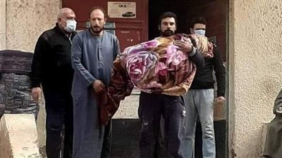 مدير  مستشفى بسيون يكشف حقيقة صورة  شخص يحمل جثمان متوفى بكورونا