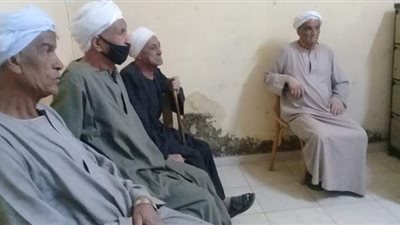 ندوة لتوعية المواطنين ضد فيروس إنفلونزا الطيور بالأقصر/صور