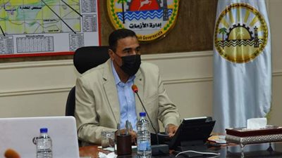 محافظ مطروح يناقش استعدادات الاحتفال بالعيد القومي