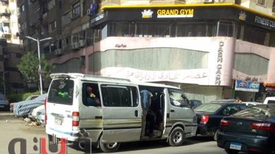 مرشحو الزيتون يستخدمون الميكروباصات لنقل الناخبين