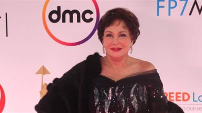 لبلبة تتألق بفستان أسود في سادس أيام مهرجان القاهرة السنمائي | صور وفيديو