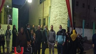 «اللحظات الأخيرة».. إقبال السيدات على لجان الانتخابات بالشرقية قبل الغلق | صور