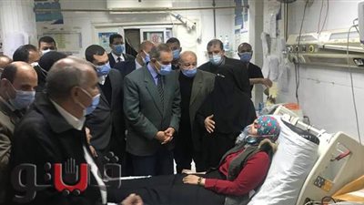 محافظ كفر الشيخ يطمئن على المصابين بالمستشفى العام بعد تسرب غاز  الكلور | صور