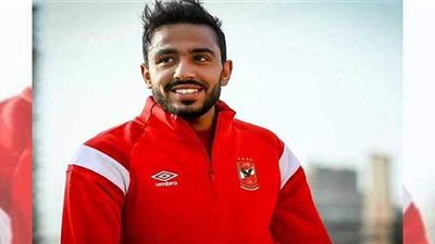 كهربا يذبح عجلا احتفالا بتتويج الأهلي ببطولتي كأس مصر ودوري أبطال افريقيا | صور