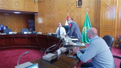 محافظ الإسماعيلية يتابع الانتخابات البرلمانية من  غرفة العمليات  | صور