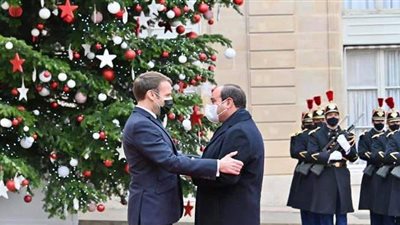 السيسي لماكرون: العنف والتطرف وازدراء الأديان يتطلب التعاون لمواجهة هذه التحديات.. والعمل على تعزيز قيم التسامح وقبول الآخر