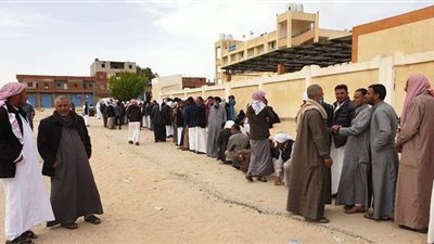 توافد مواطني بئر العبد على لجان الانتخابات | صور