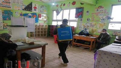 تعقيم لجان الشرقية قبل بدء اليوم الثاني للتصويت في انتخابات النواب