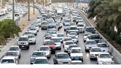 النشرة المرورية.. انتظام  حركة السيارات بشوارع القاهرة والجيزة.. وتباطؤ الحركة بطريق الإسكندرية الزراعي والدائري