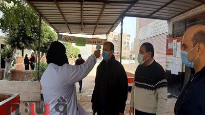 إقبال الناخبين للإدلاء بأصواتهم في جولة الإعادة بانتخابات الشرقية | صور