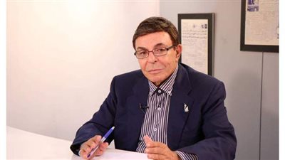 تزوج إنجليزية سرًّا.. وله منها ابن وحيد و3 أحفاد.. محطات في حياة سمير صبري