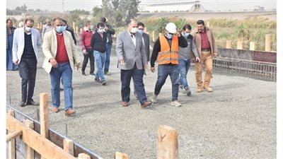 محافظ أسيوط يتفقد أعمال تطوير القرى النموذجية بمنفلوط