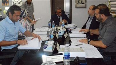 اللجنة الخماسية تعرض على الفيفا العمل مجاناً مقابل عدم تقليص الأعضاء