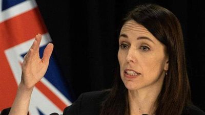 تقرير يكشف تجاهل نيوزيلندا لتحذيرات المسلمين قبل مذبحة المسجدين.. ورئيسة الوزراء تعتذر