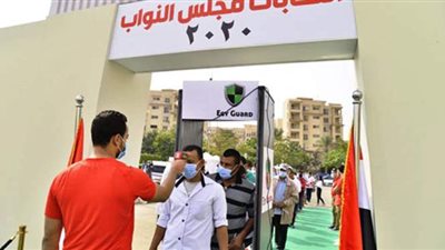 استئناف التصويت داخل لجان الاقتراع بعد غلقها ساعة لراحة القضاة