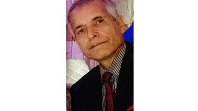 أصغر منه بسنوات ولا علاقة له بالفن.. معلومات عن شقيق الفنان محمود عبد العزيز