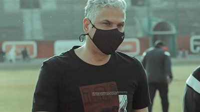 وائل جمعة يهنئ  لاعبي الأهلي بالثلاثية