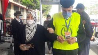 مصدر أمني: الاستجابة لمساعدة  المواطنين على الإدلاء بأصواتهم في إعادة النواب | صور