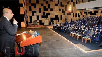 محافظ بني سويف يشهد افتتاح البرنامج التدريبي المشترك بين البورصة وجامعة النهضة