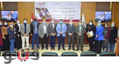 نائب محافظ بني سويف يُسلًم سماعات طبية وعقود مشروعات صغيرة لذوي الإعاقة