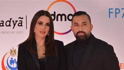 أول ظهور بعد الزواج.. درة وهاني سعد  يتألقان بالأسود في مهرجان القاهرة السينمائي | فيديو وصور