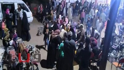 «اللحظات الأخيرة».. احتشاد الناخبين أمام لجان الشرقية قبل الغلق | صور