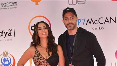 محمد فراج يظهر مع خطيبته بسنت شوقي بـ