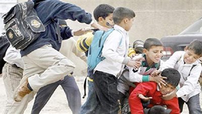 بلطجة وأسلحة بيضاء في «مدارس الحكومة».. ولى أمر يعتدي على مدرس إعدادي بـ«كتر».. ومعلم يروى لحظات الفزع داخل مدرسة