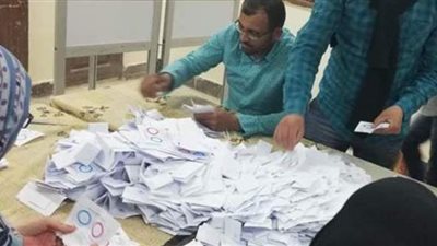 الحصر العددي للجنة الفرعية رقم 182 بالزقازيق: عاشور 121 صوتا و 90 لإيمان خضر