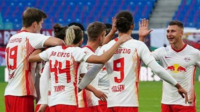 مانشستر يونايتد يودع دوري أبطال أوروبا بعد خسارته من لايبزيج 2/3