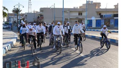 محافظ مطروح ورئيس الرقابة الإدارية يشاركان بماراثون الدراجات لمكافحة الفساد | صور