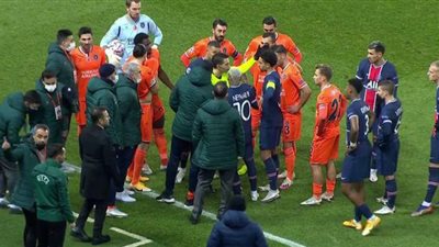 طاقم جديد لاستكمال مباراة باريس سان جيرمان وباشاك شهير بدوري الأبطال