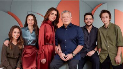 بصورة عائلية لملك الأردن وأبنائه.. الملكة رانيا تودع  2020