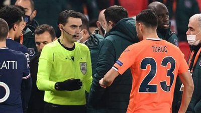 أول تعليق لحكم واقعة العنصرية في دوري أبطال أوروبا