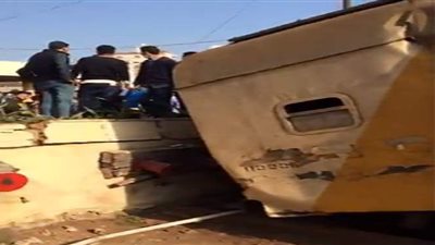 لحظة حادث اصطدام قطار برصيف محطة المنصورة| فيديو