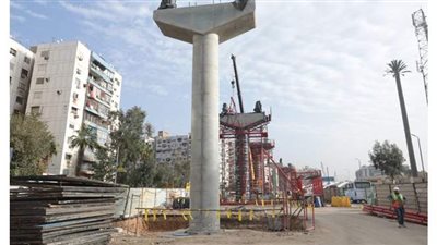 وزير النقل يتفقد مشروعات القطارات المكهربة