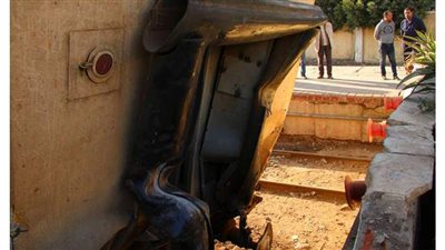 6 صور  ترصد آثار حادث  قطار المنصورة