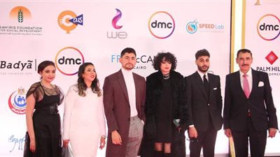 إطلالات رائعة لنجوم الفن وصناع فيلم 