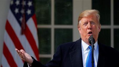 مع تلويح ترامب باستخدامه.. ما هو قانون الإنتاج الدفاعي الأمريكي؟